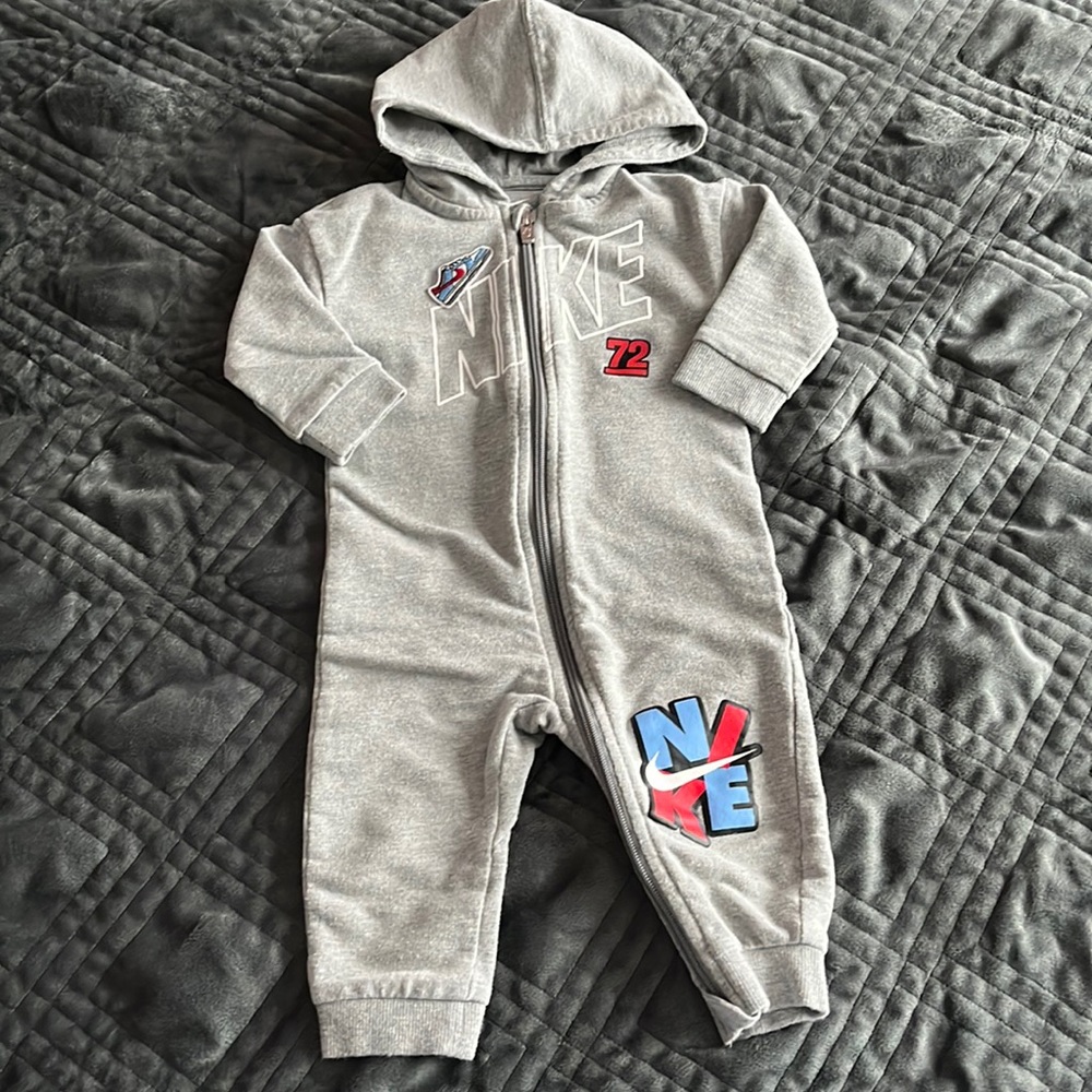 🎊 3/$25  Nike Zip-up Onesie 🎊